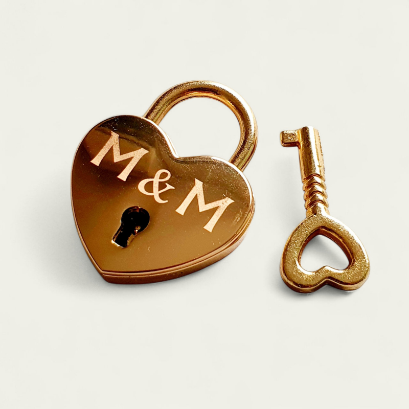 Метален катинар сърце